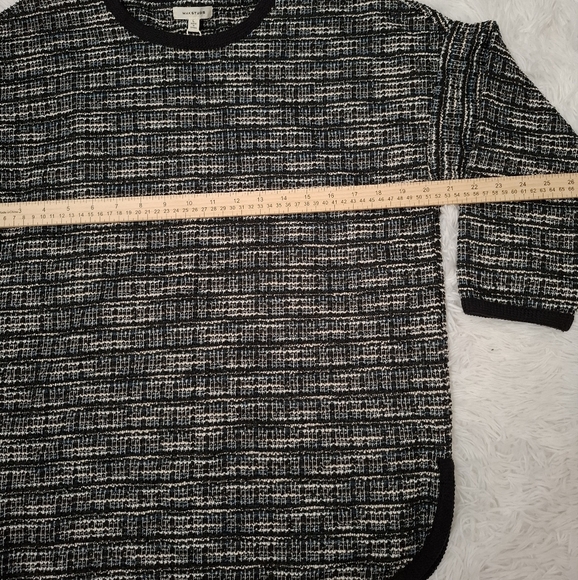 Max Studio London  Flowy Top Free Quater Embelish Sleeve Size L With Slit On... - Picture 2 of 7